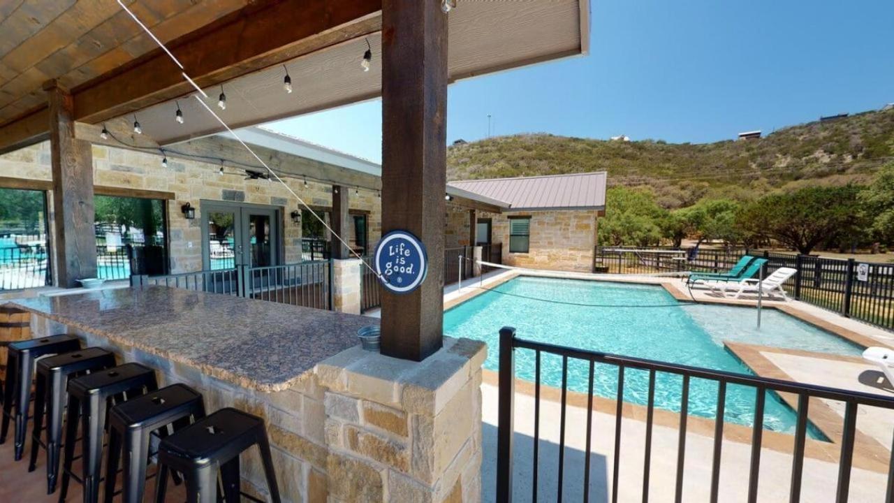Heartstone Lodge Concan Luaran gambar