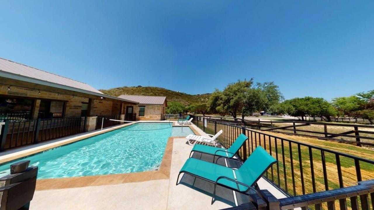 Heartstone Lodge Concan Luaran gambar
