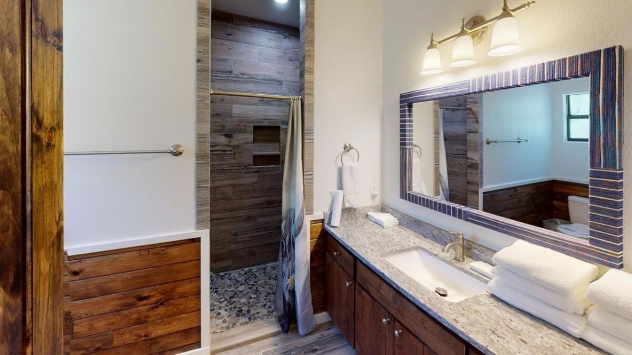 Heartstone Lodge Concan Luaran gambar